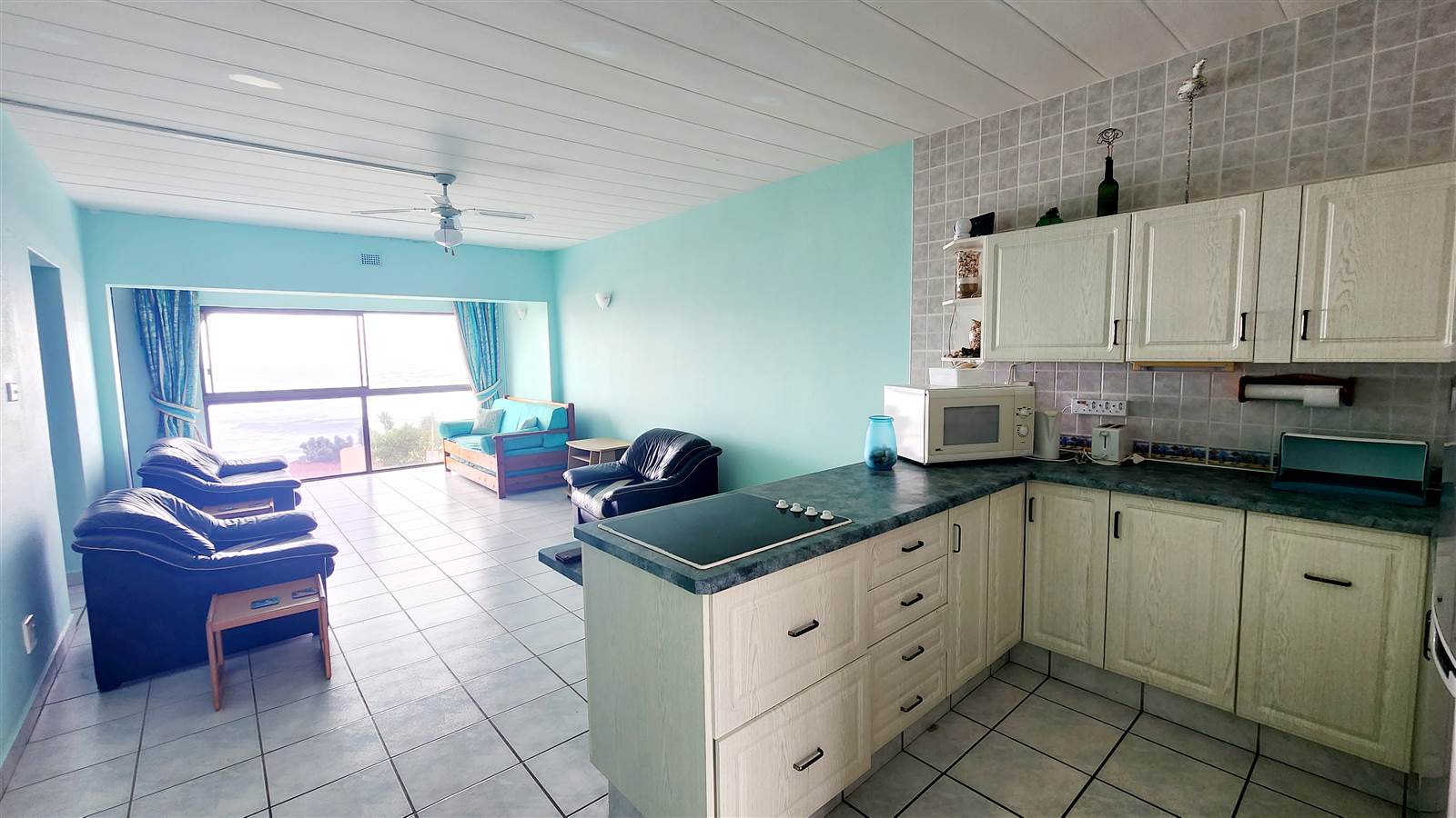 2 Bed Apartment in Shelly Beach photo number 2