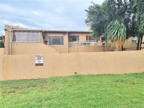 3 Bedroom Townhouse 3 Bedroom Townhouse