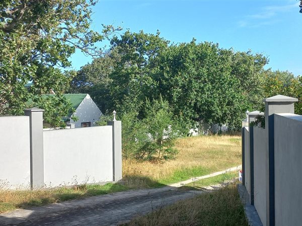 2316 m² Land available in Onrus
