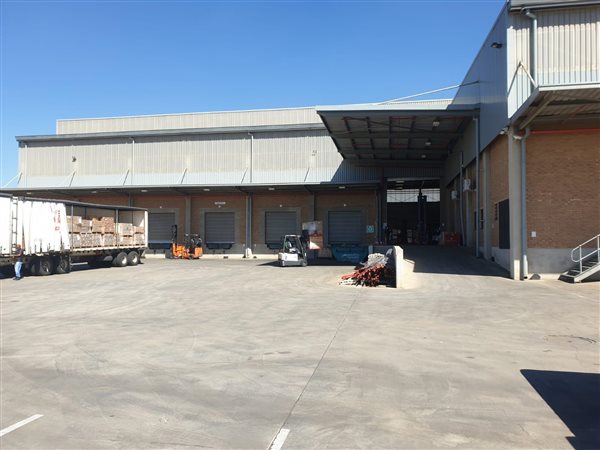 11 940  m² Industrial space