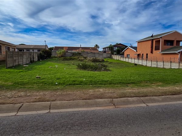713 m² Land