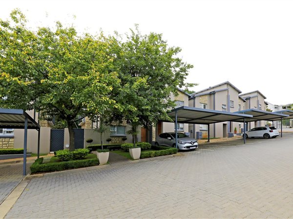 3 Bedroom Townhouse 3 Bedroom Townhouse