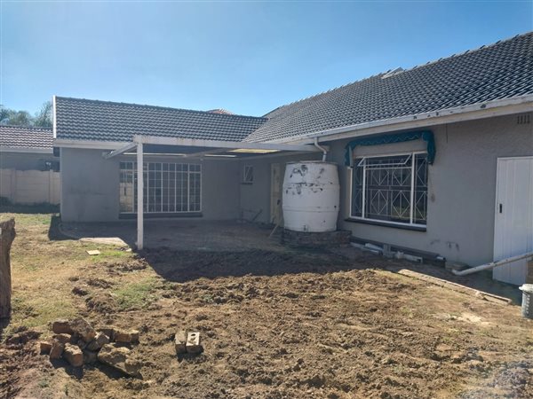 3 Bedroom House 3 Bedroom House