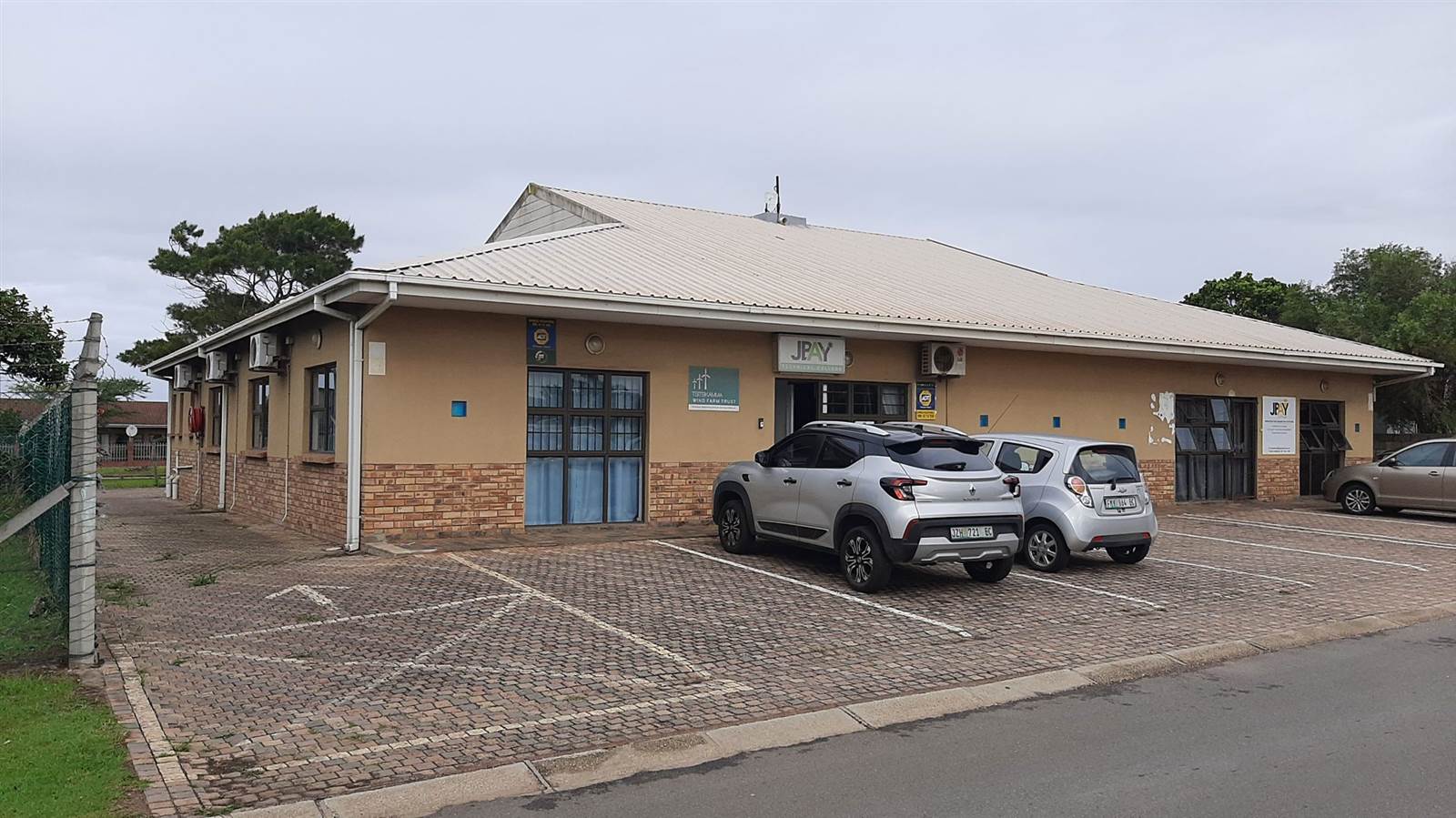 400  m² Commercial space in Jeffreys Bay photo number 1