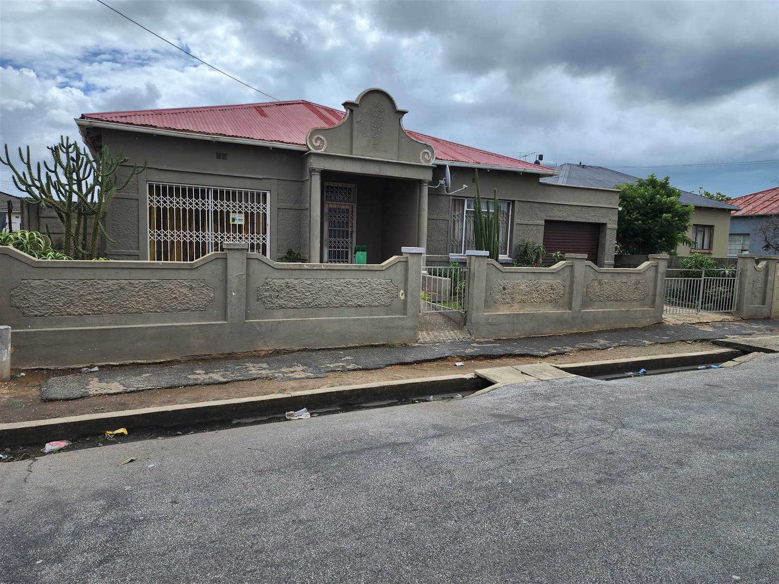 3 Bed House in Uitenhage Central photo number 3