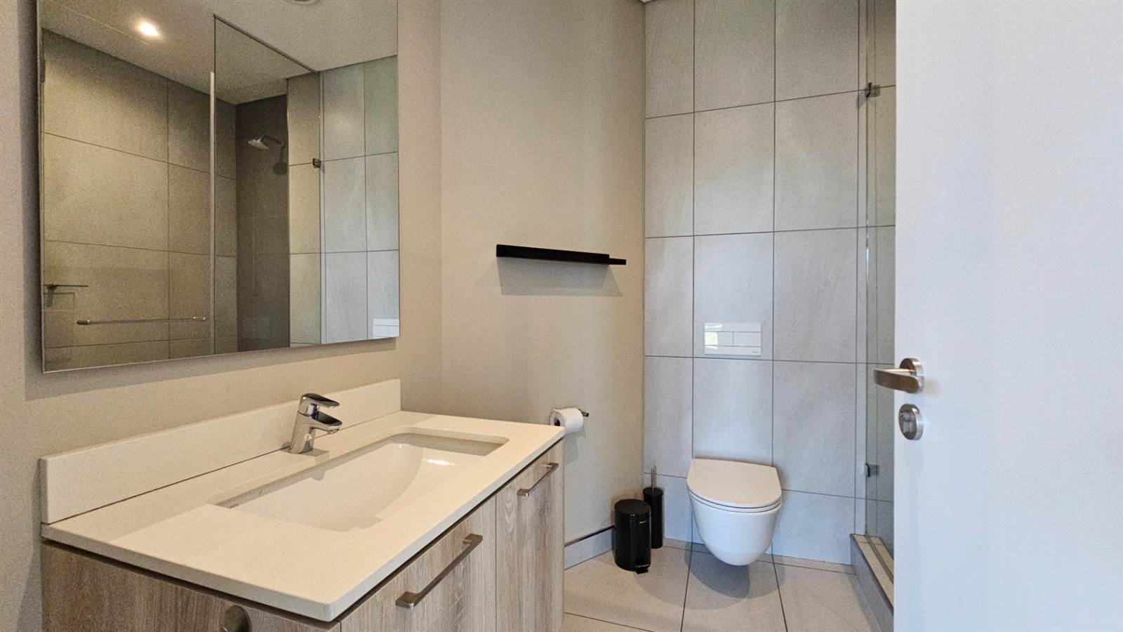 1 Bed Apartment in Menlyn photo number 18