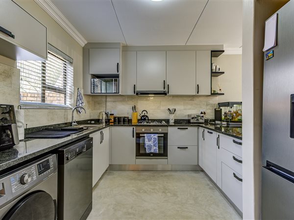 2 Bedroom Townhouse 2 Bedroom Townhouse