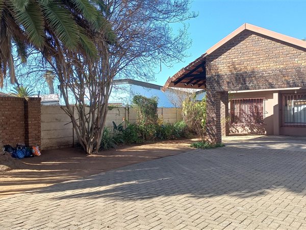 11 Bedroom House 11 Bedroom House