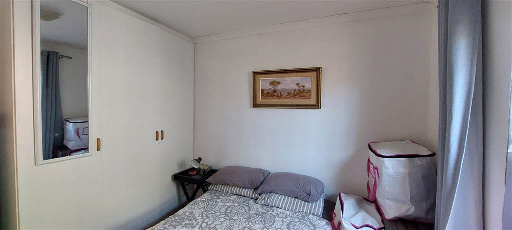 2 Bed Apartment in Myburgh Park photo number 19