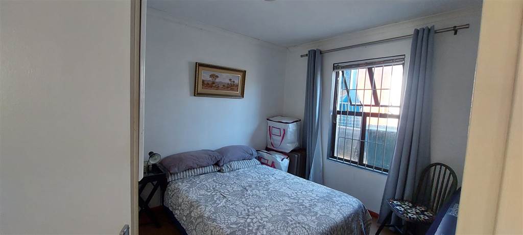 2 Bed Apartment in Myburgh Park photo number 20