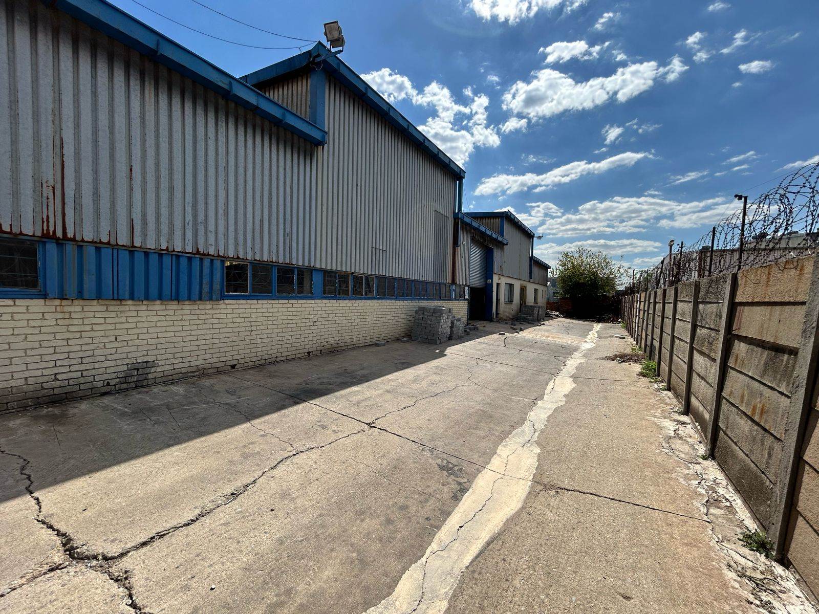 550  m² Industrial space in Spartan photo number 3