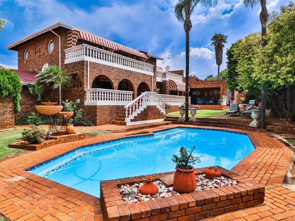 5 Bedroom House