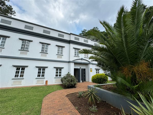 176  m² Commercial space in Rivonia