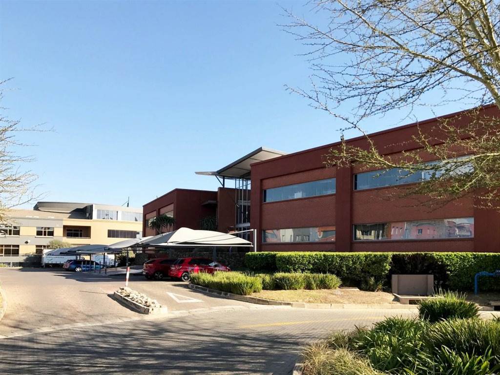 636  m² Office Space in Bedfordview photo number 1
