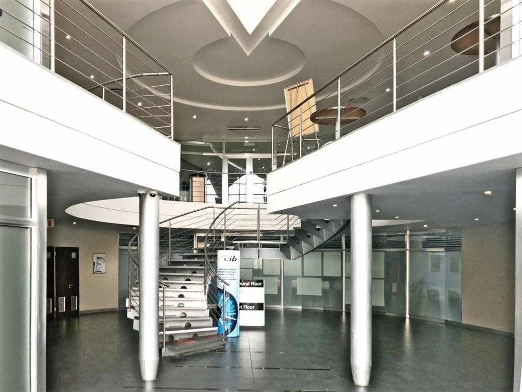636  m² Office Space in Bedfordview photo number 3