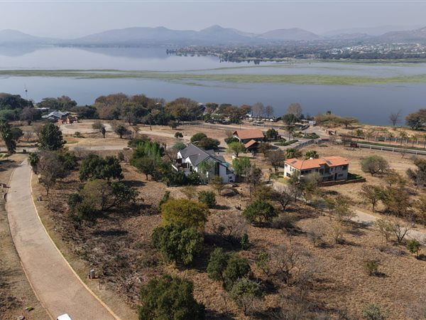 727 m² Land
