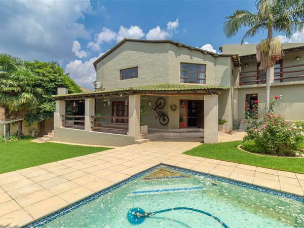 5 Bedroom House 5 Bedroom House
