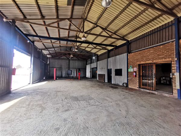 2 860  m² Industrial space