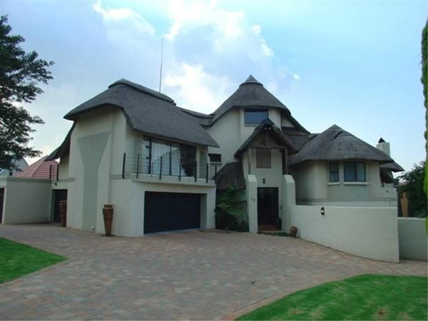 5 Bed House in Woodhill