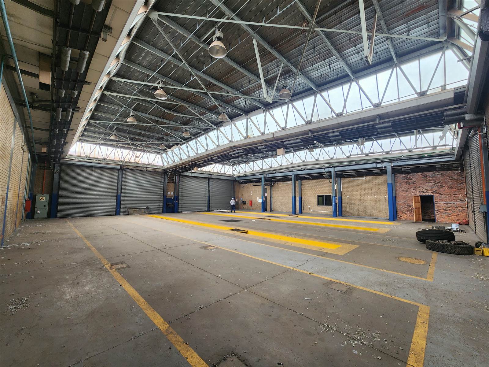 670  m² Industrial space in Isando photo number 2
