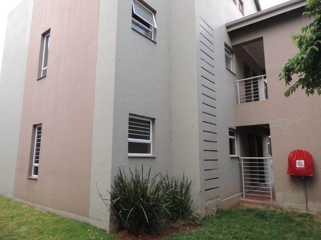 1 Bed Townhouse in Bryanston photo number 7