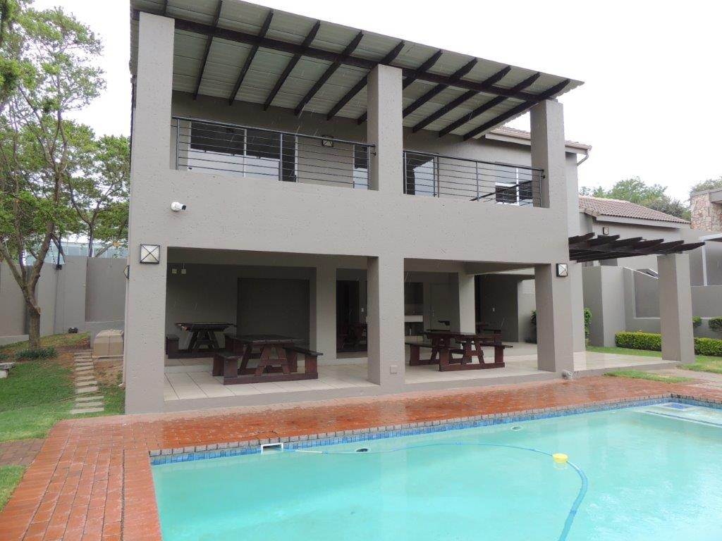 1 Bed Townhouse in Bryanston photo number 9