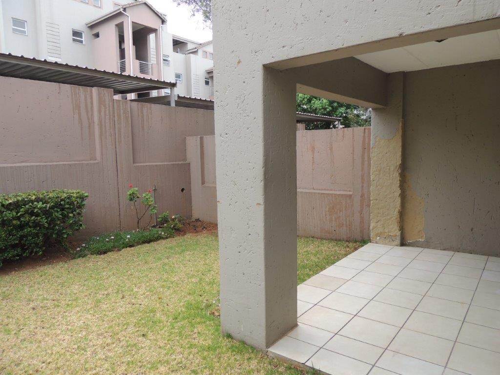 1 Bed Townhouse in Bryanston photo number 6