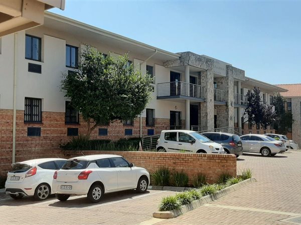 522  m² Commercial space in Bryanston