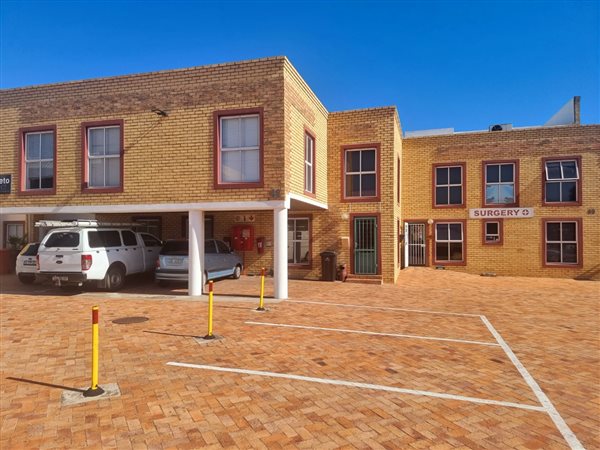 114  m² Commercial space in Milnerton Central
