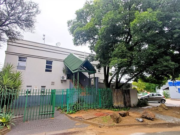66  m² Commercial space