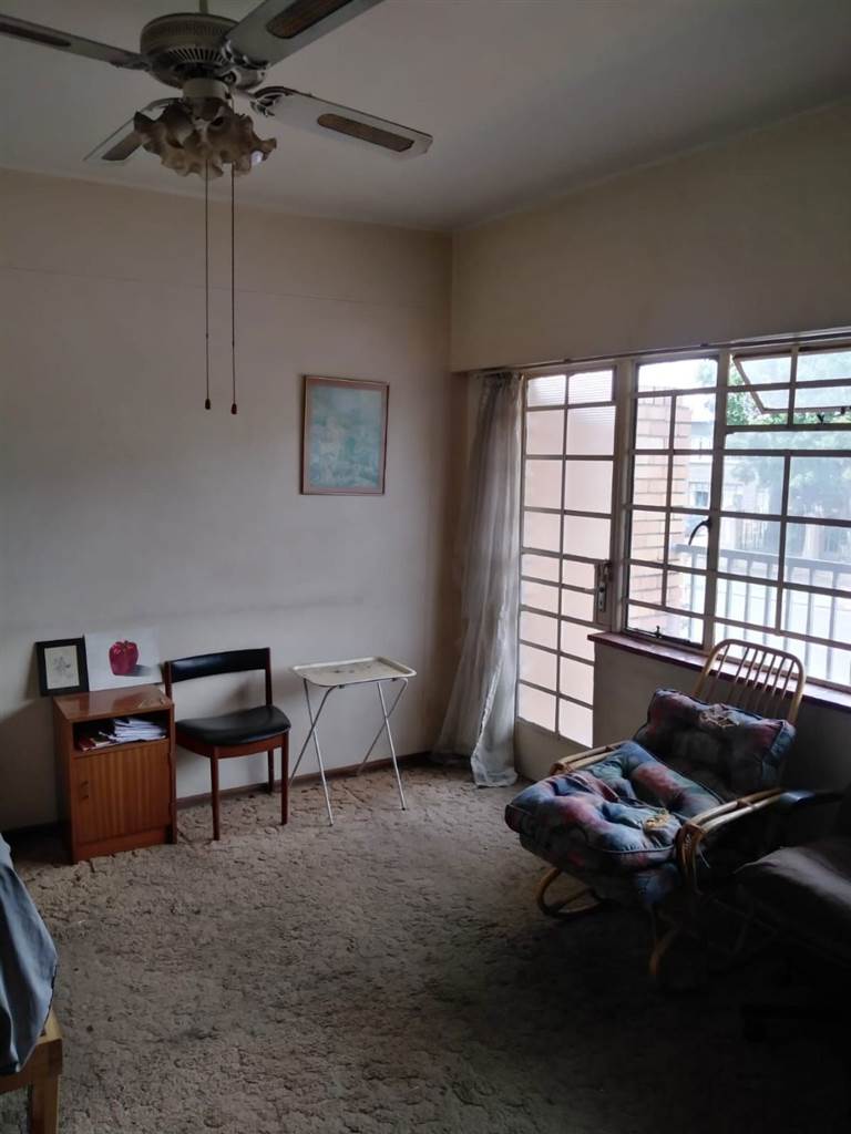 4 Bed Apartment in Bloemfontein photo number 24