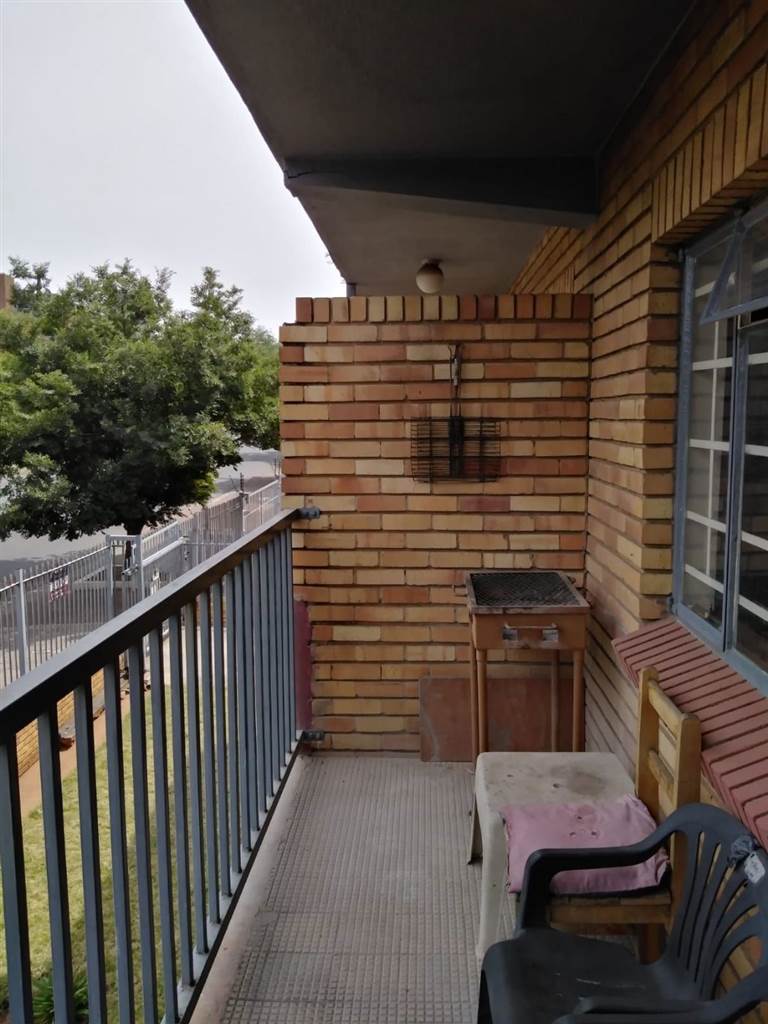 4 Bed Apartment in Bloemfontein photo number 22