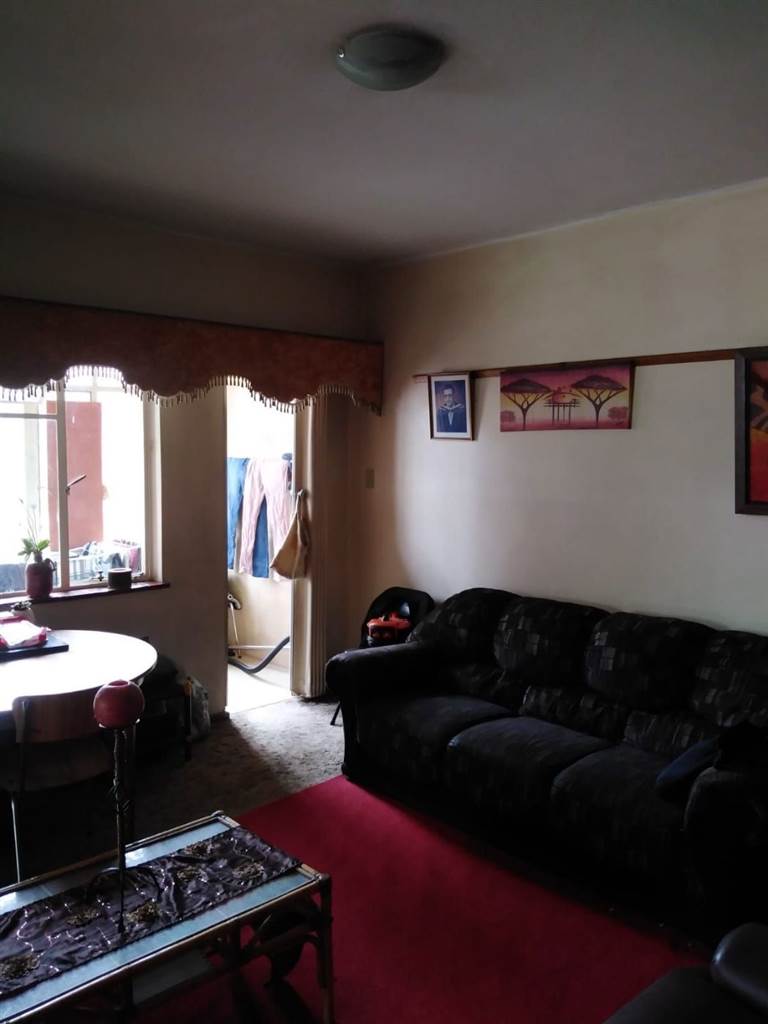 4 Bed Apartment in Bloemfontein photo number 6