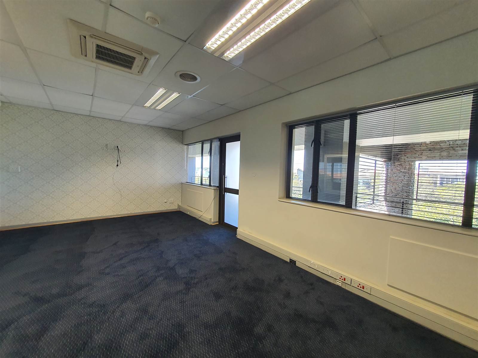 340  m² Commercial space in Greenstone Hill photo number 9