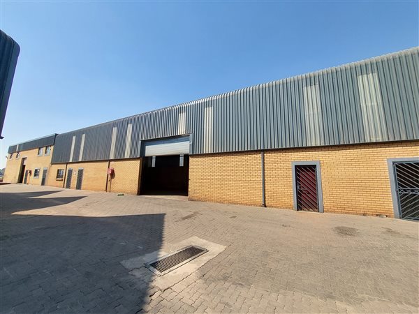 296  m² Industrial space