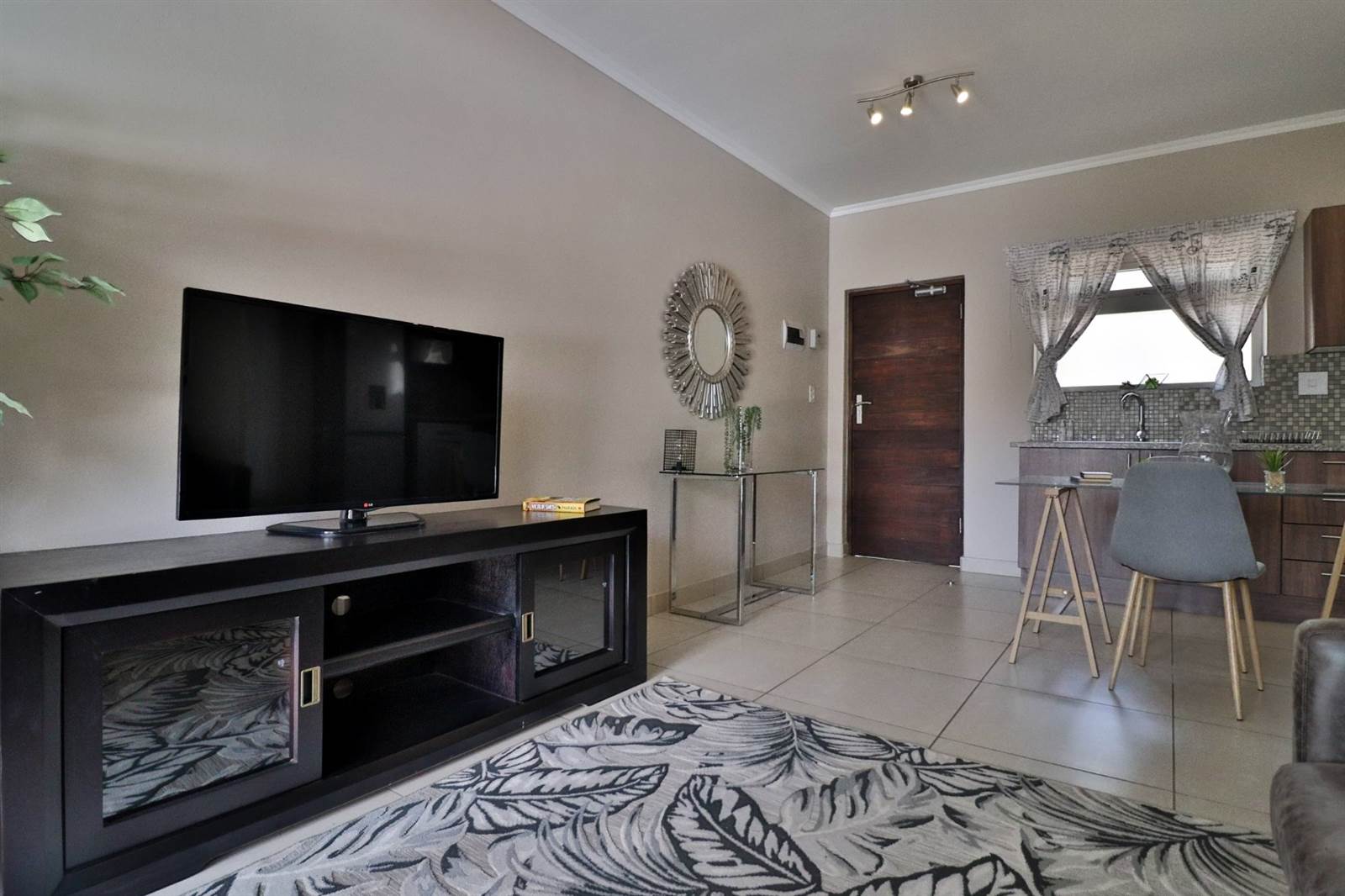 1 Bed Apartment in Randburg Central photo number 5