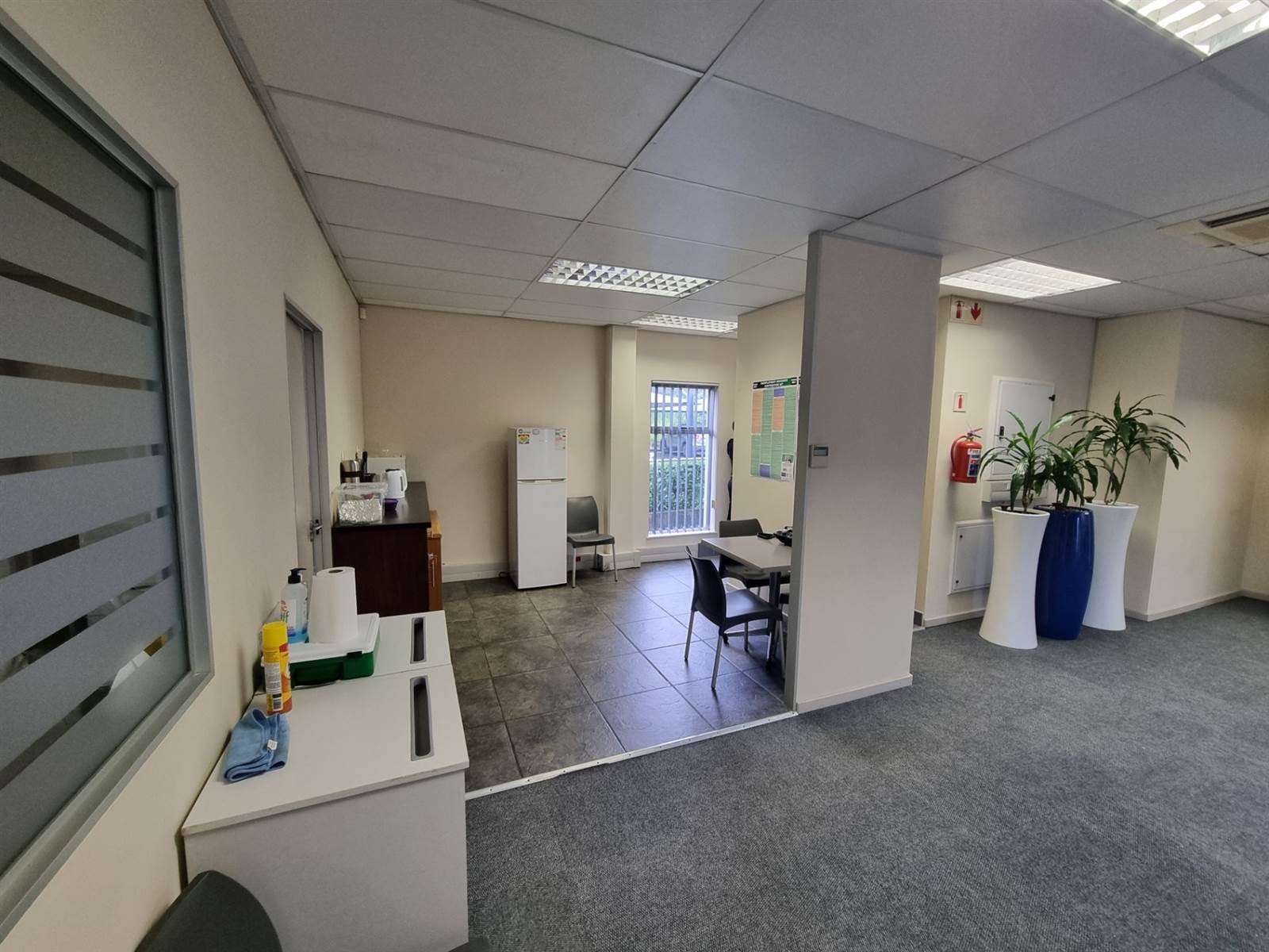 300  m² Office Space in Montrose photo number 6