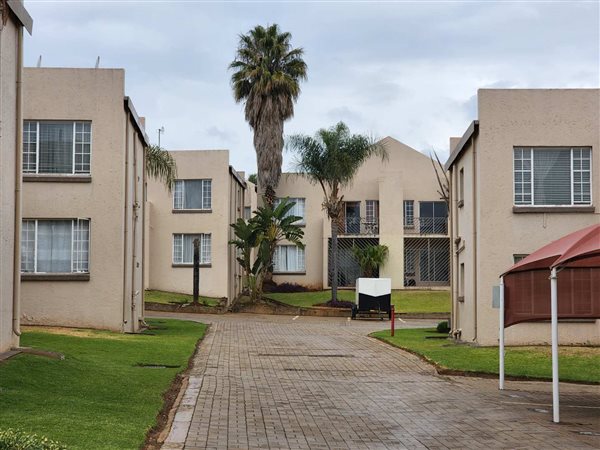 2 Bed Apartment in Garsfontein
