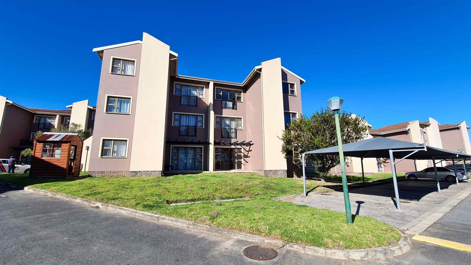 2 Bed Apartment in Lennox Estate photo number 16