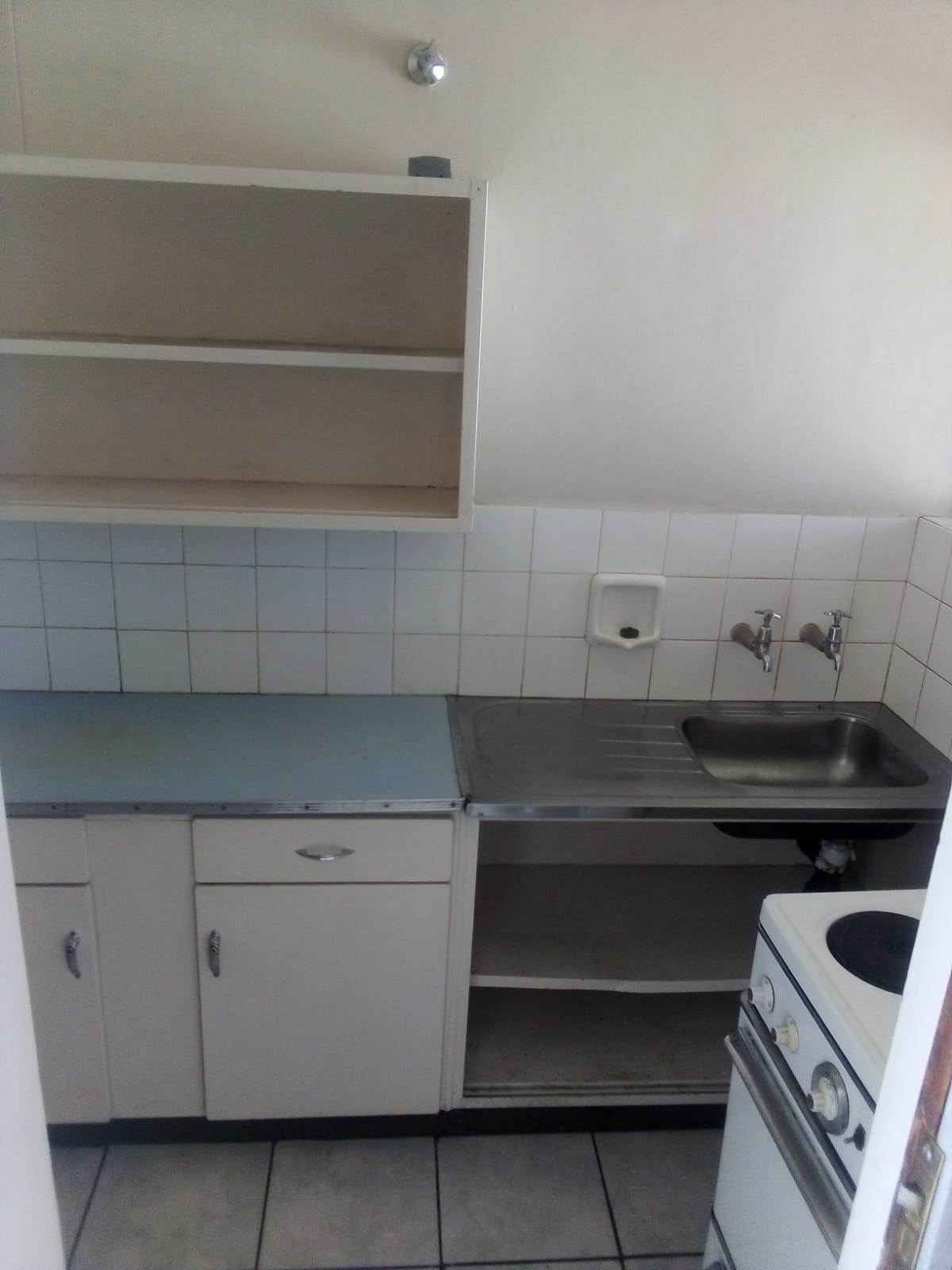 1 Bed Flat in Gezina photo number 9