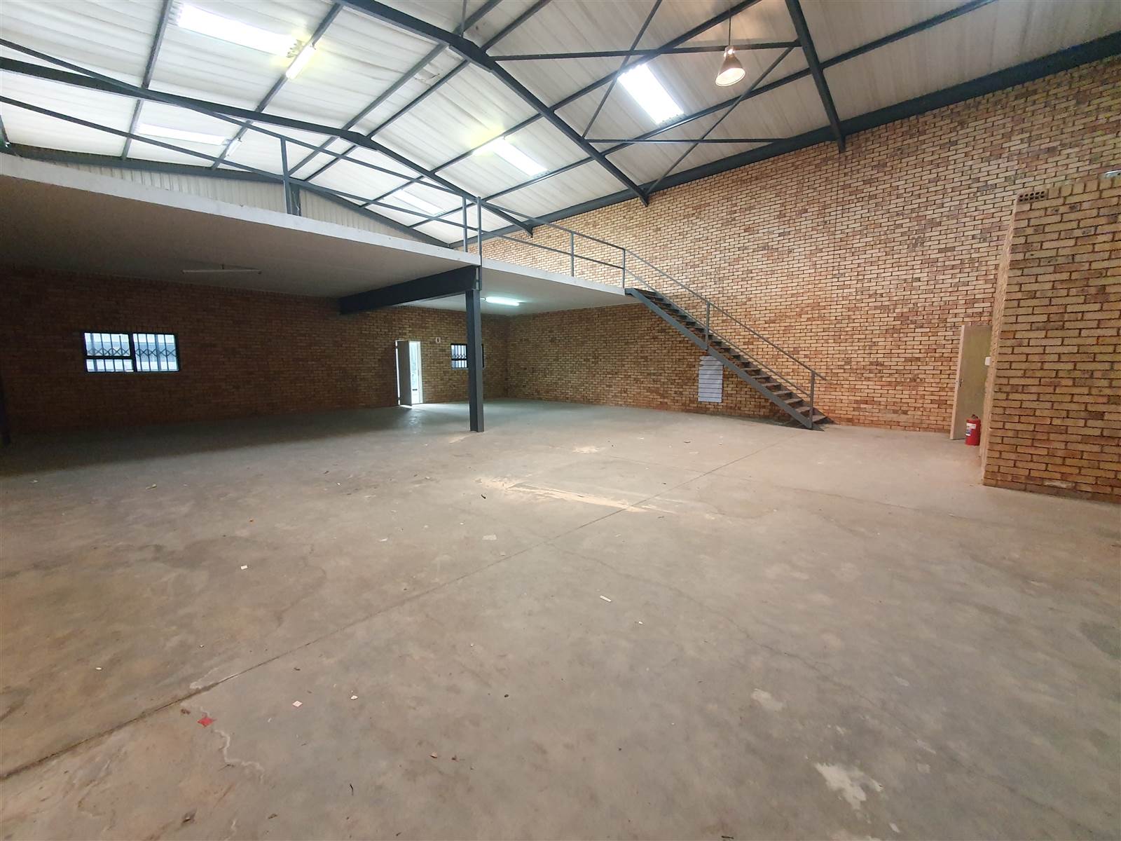 460  m² Industrial space in Ormonde photo number 2