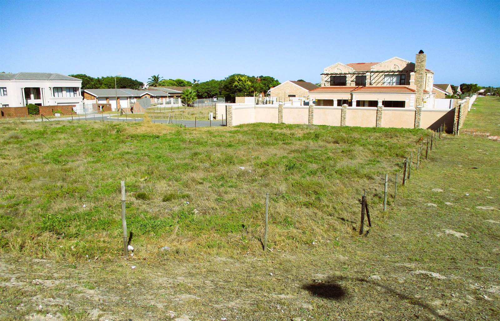 978 m² Land available in Summerstrand photo number 2