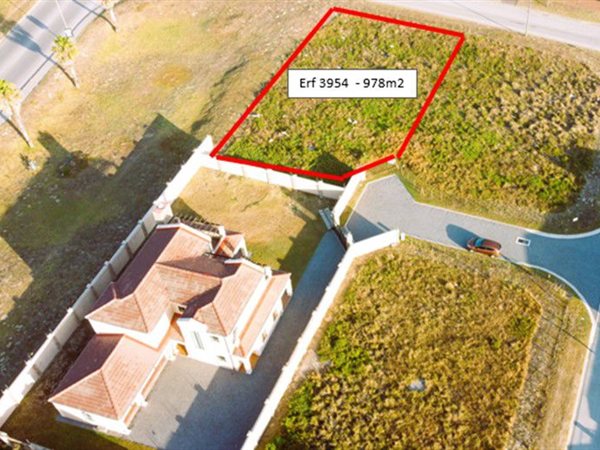 978 m² Land available in Summerstrand