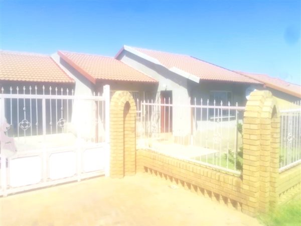6 Bed House in Klipfontein View
