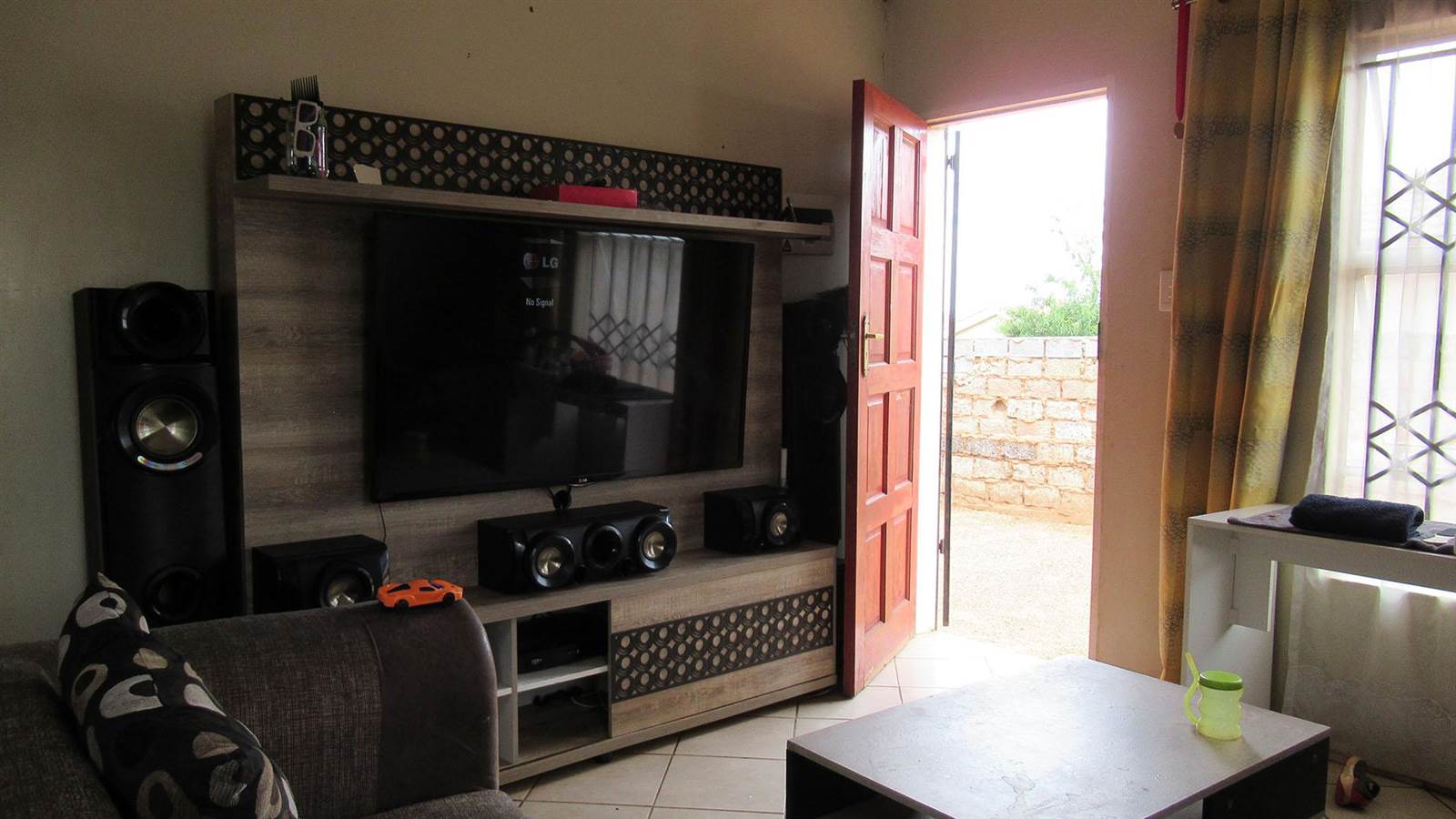 2 Bed House in Lehae photo number 3