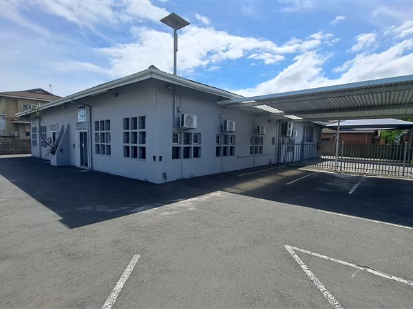350  m² Commercial space in Richards Bay Central