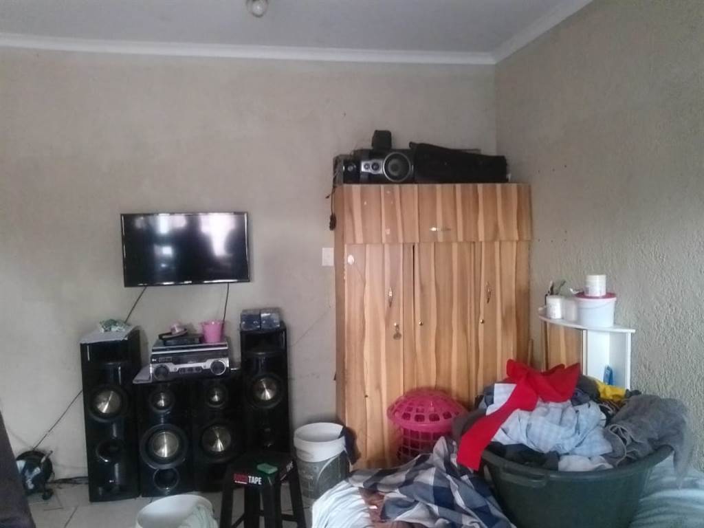 5 Bed House in West Turffontein photo number 19