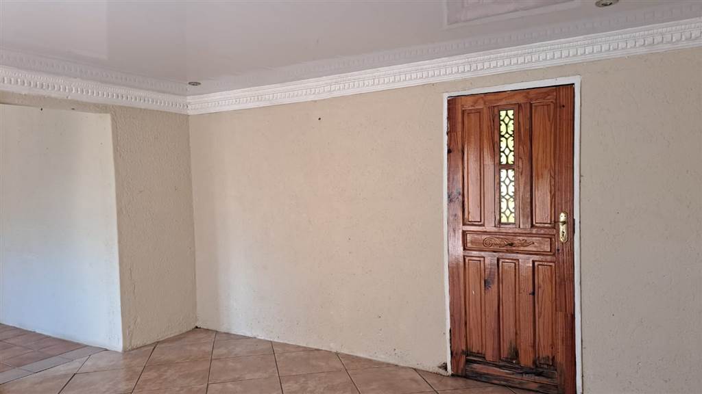 2 Bed House in Mabopane photo number 20