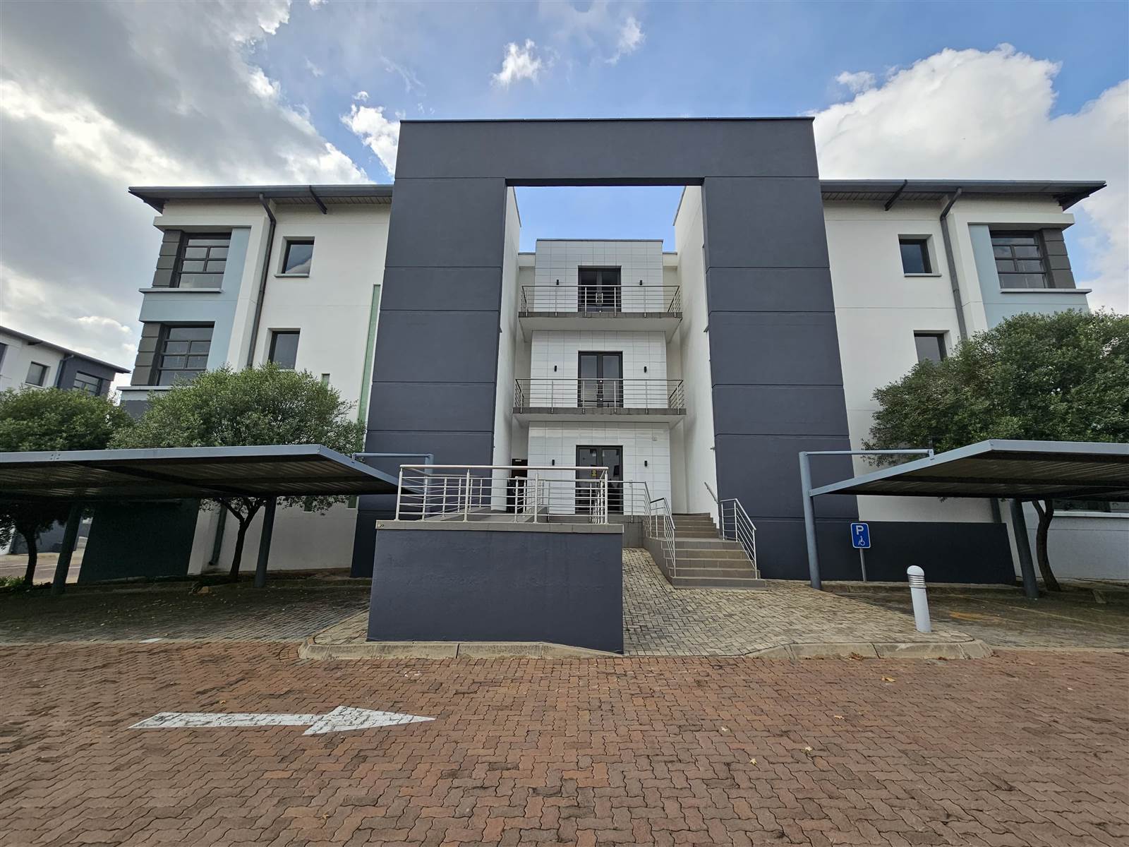 500  m² Commercial space in Highveld photo number 1