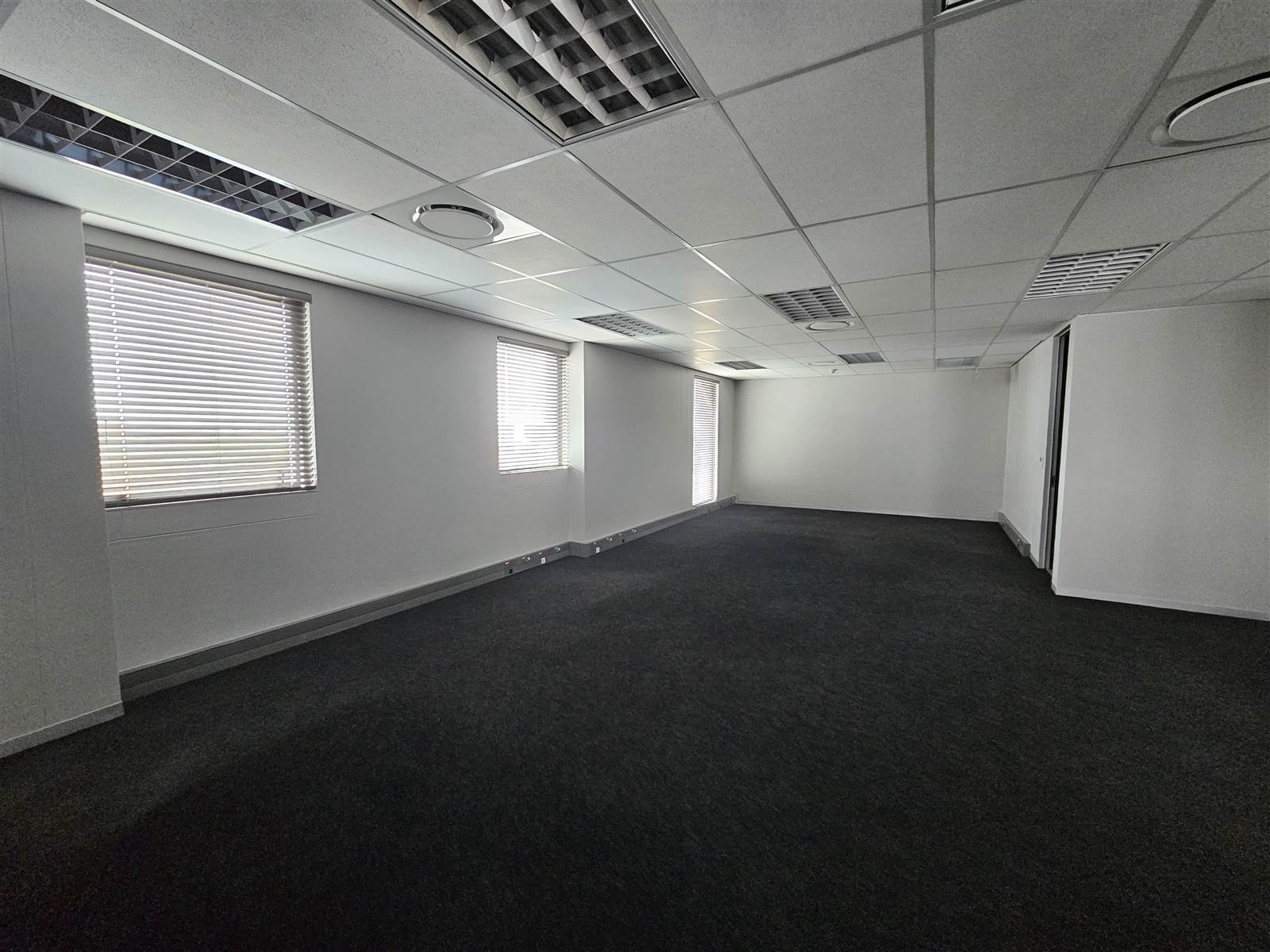 500  m² Commercial space in Highveld photo number 5